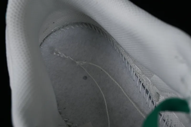 All Categories Nk SB Dunk Series Nk SB Dunk Low Low-top Sneakers Nk SB Dunk Low "Lottery" Heineken Color SB Smashed Backboard Fashion Casual Sneakers DR9654-100
